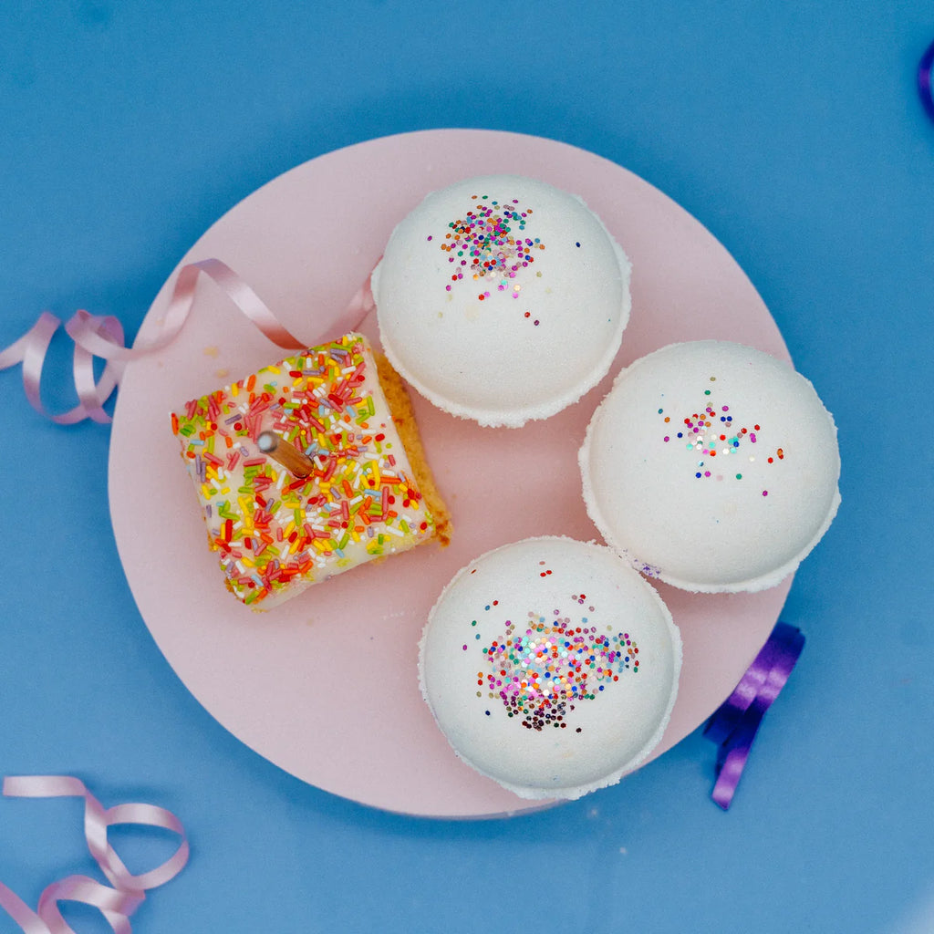 Birthday Cake Bathbomb Ball